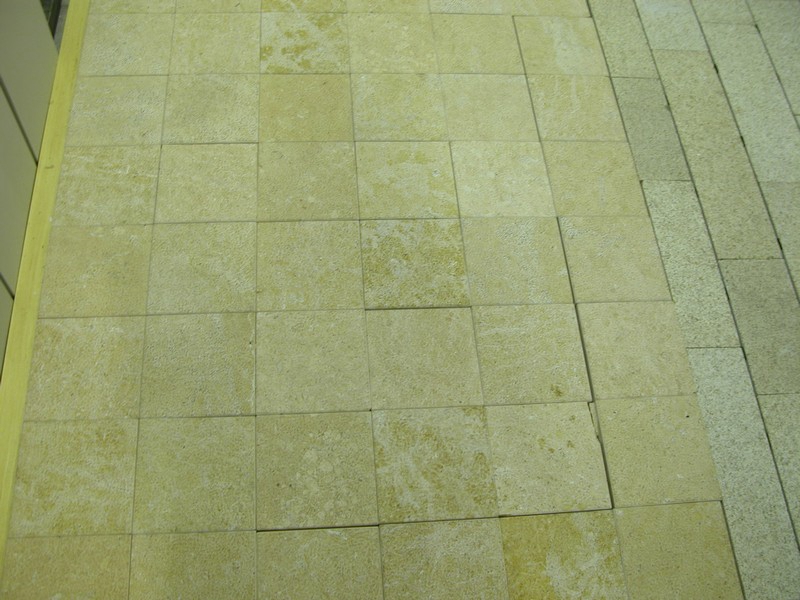 Jura Beige Bush-hammered Pavers(3)