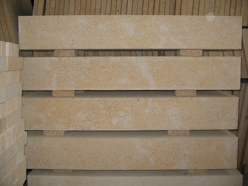 Jura Beige Bush-hammered Stairs (2)