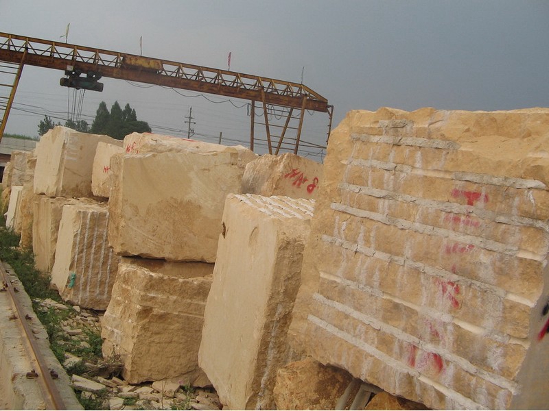 Jura Beige Limestone Quarry (4)